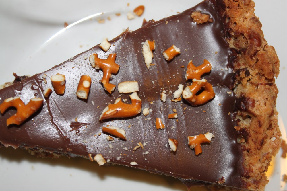 milk chocolate tart with pretzel crust (2)